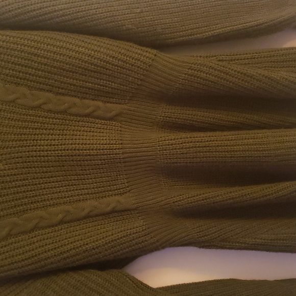 ⏳🔥Curve enhancing sweaters 2 FOR 1!!!!! - Picture 2 of 4